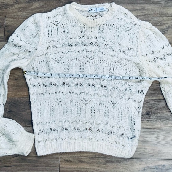 Zara Victorian light weight cream sweater - Picture 4 of 6